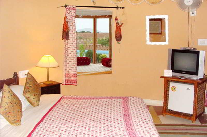 Regenta Resort Pushkar Fort Esterno foto