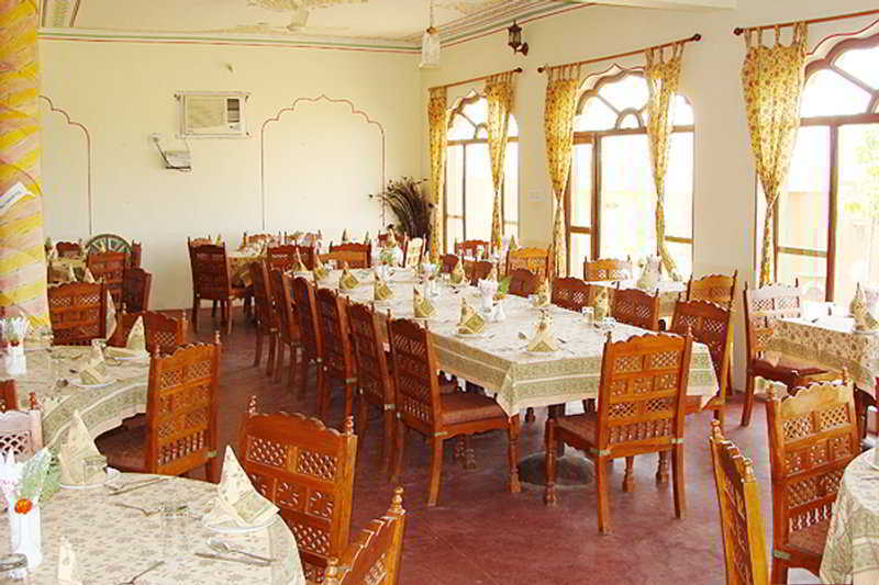 Regenta Resort Pushkar Fort Esterno foto