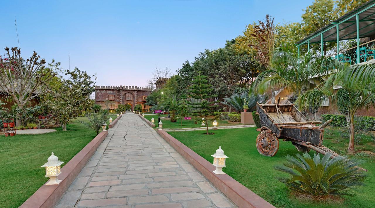 Regenta Resort Pushkar Fort Esterno foto