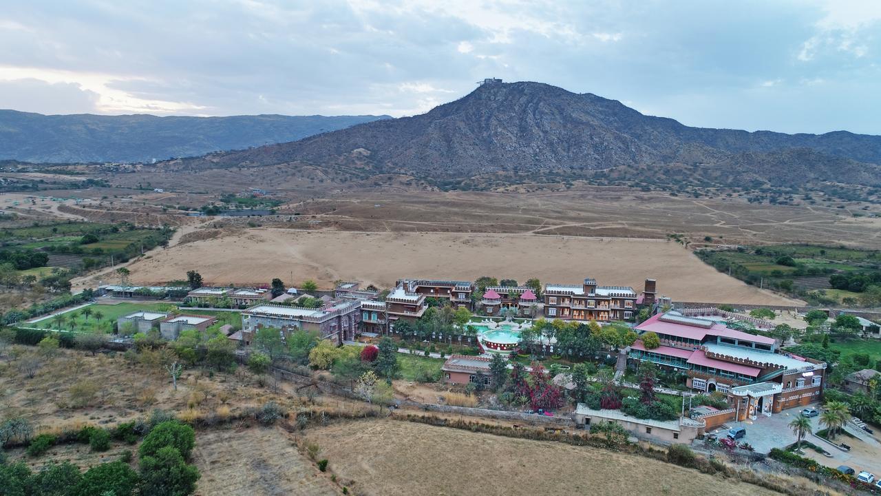 Regenta Resort Pushkar Fort Esterno foto