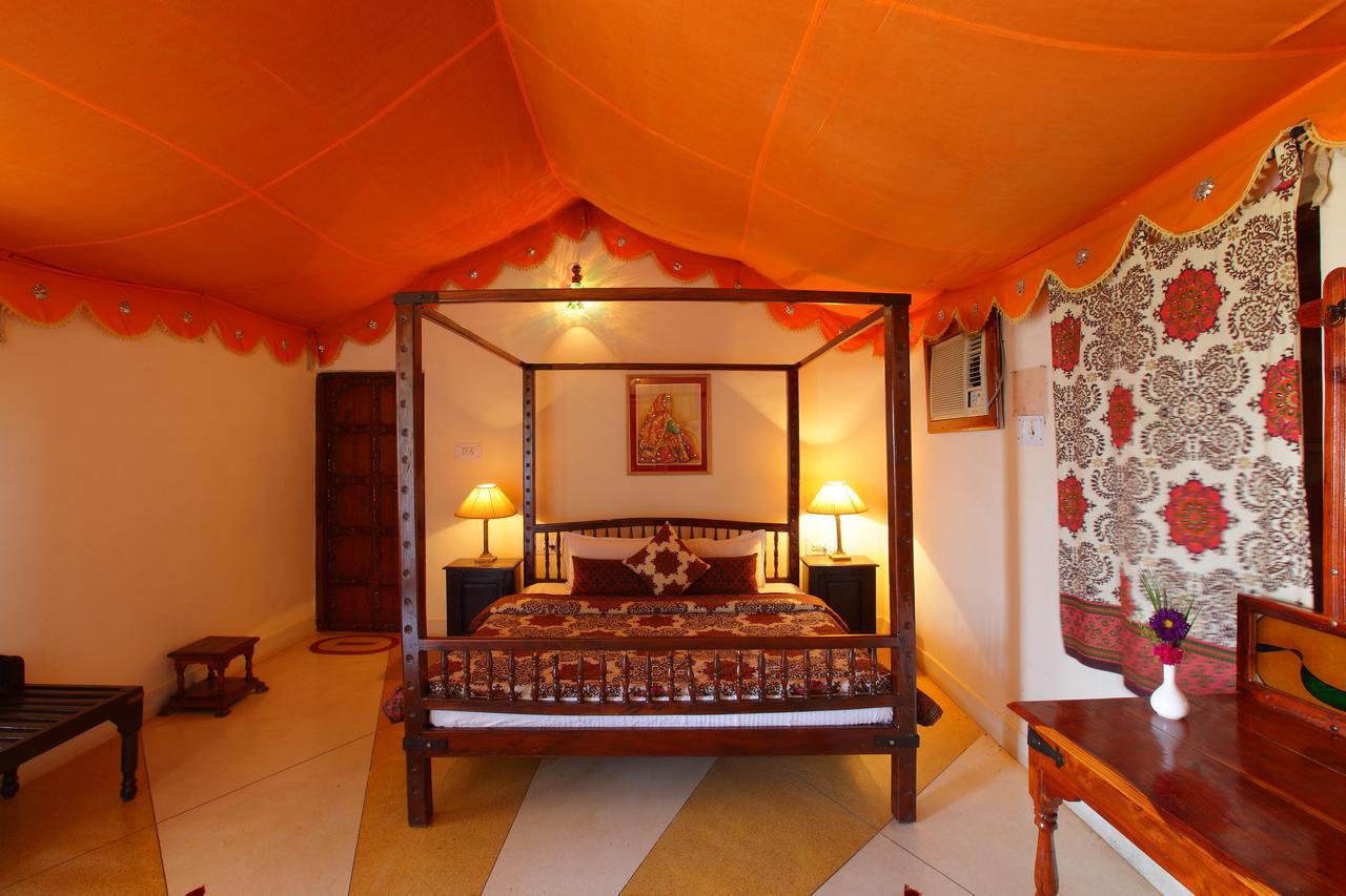 Regenta Resort Pushkar Fort Esterno foto